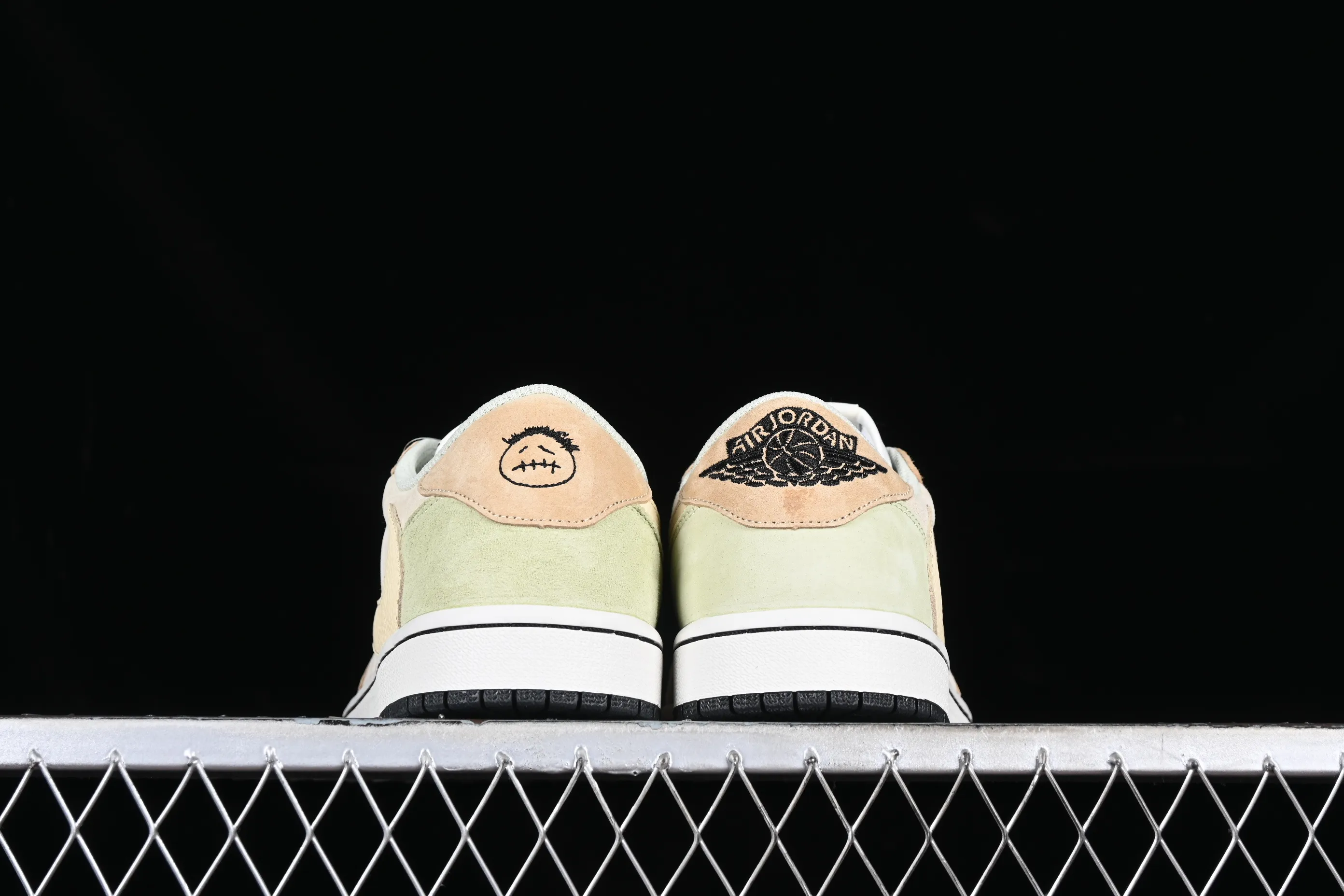 All Categories Air Jordan Jordan Series Basketball Shoes Air Jordan 1 Low Travis Scott x Air Jordan 1 Low OG AJ1 Joe 1 Reversed Overhook Joint Style Casual Sports Basketball Shoes DM7866-688